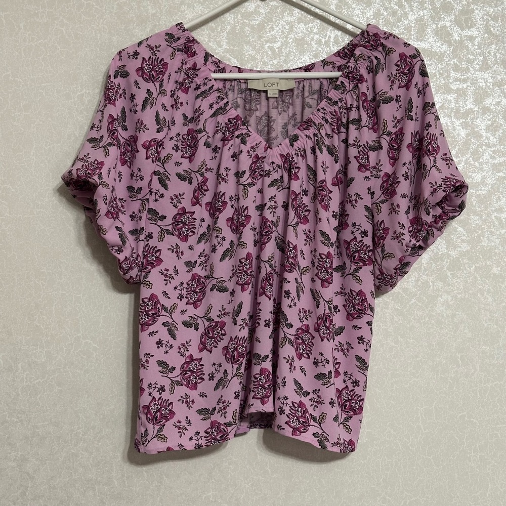 LOFT Floral V-Neck Puff Sleeve‎ Blouse Mixed Media Purple Pink Cottagecore Sz S